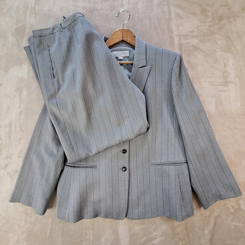 Tahari Arthur S Levine Suit Womens 18 Blazer Pants Gray Pinstripe Lined Career